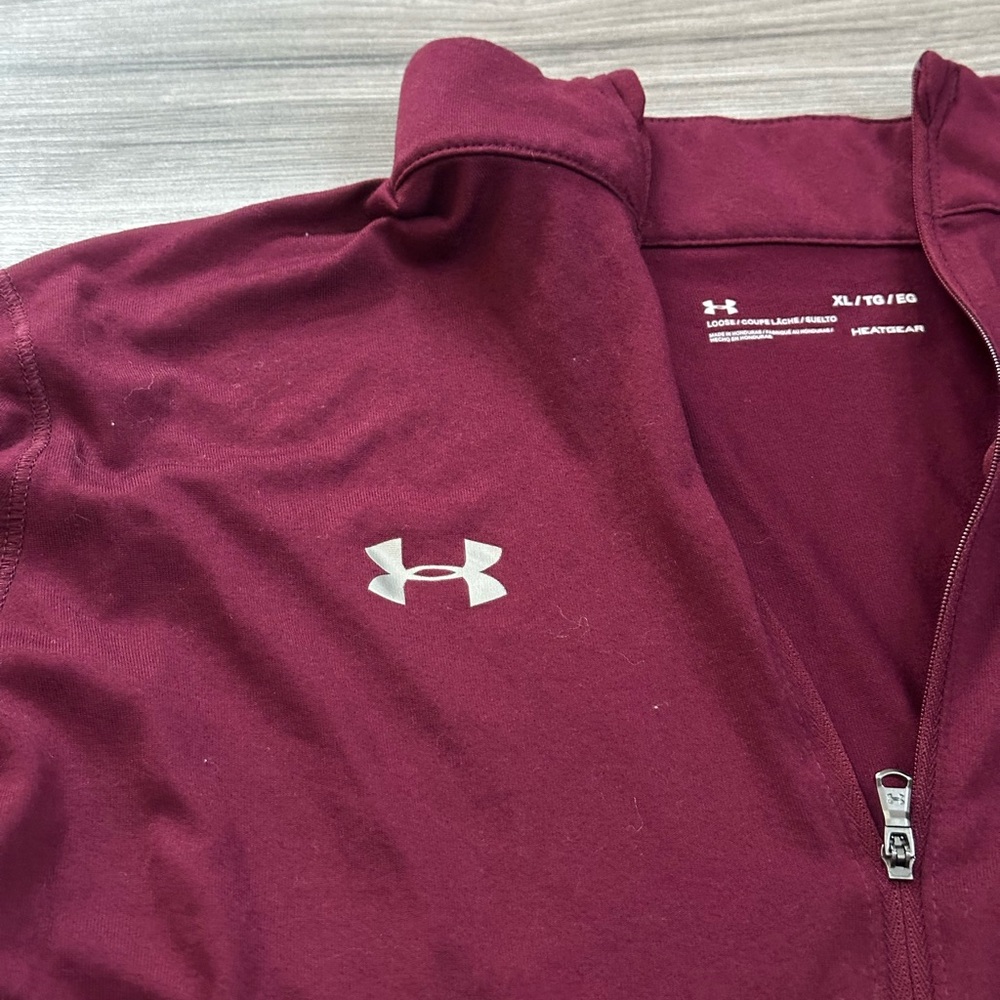 Under Armour 1/4 Zip Loose Fit Pullover Active Top Heatgear in Burgundy Size XL - Picture 5 of 6